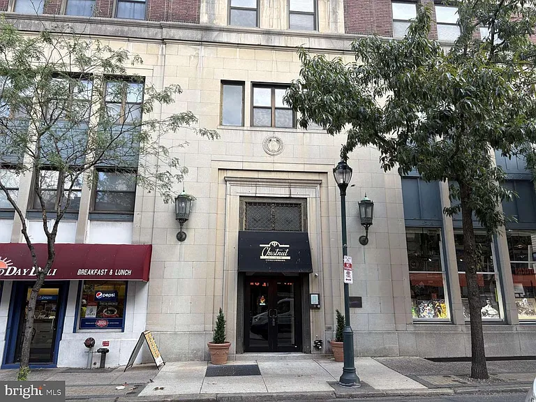 1939 Chestnut St #4C — Photo 1