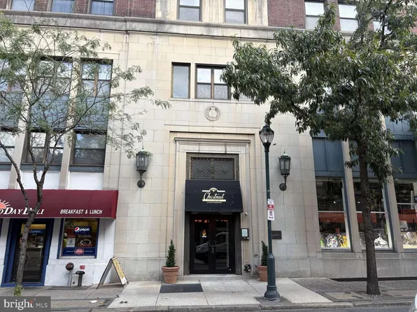 1939 Chestnut St #4C, Philadelphia, PA 19103