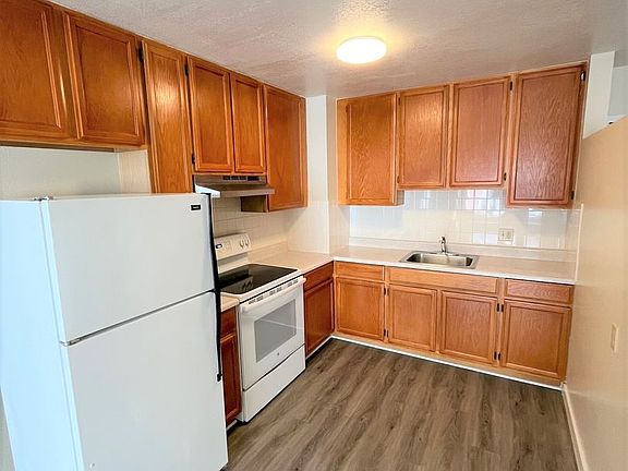 3rd image of 1335 11th Ave #1