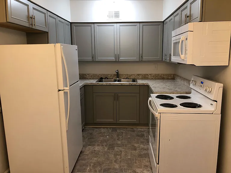 904 Plaza Dr #11 — Photo 13