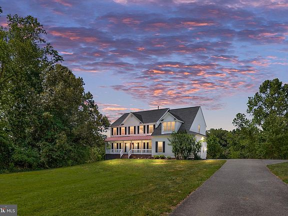 5th image of 231 Crown Manor Dr