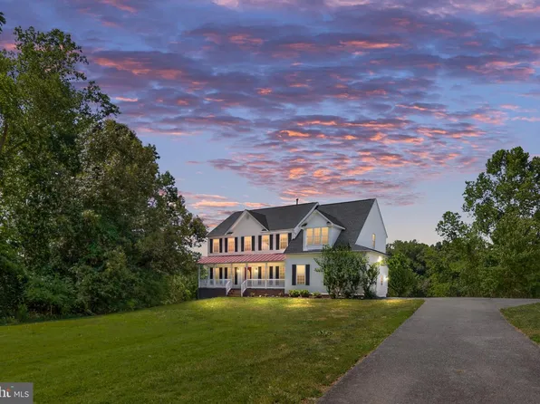 231 Crown Manor Dr, Stafford, VA 22556