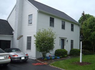 645 Hill Farm Rd, Fairfield, CT 06824