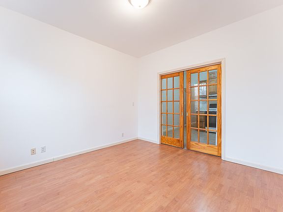 4th image of 715 41st St APT 2L