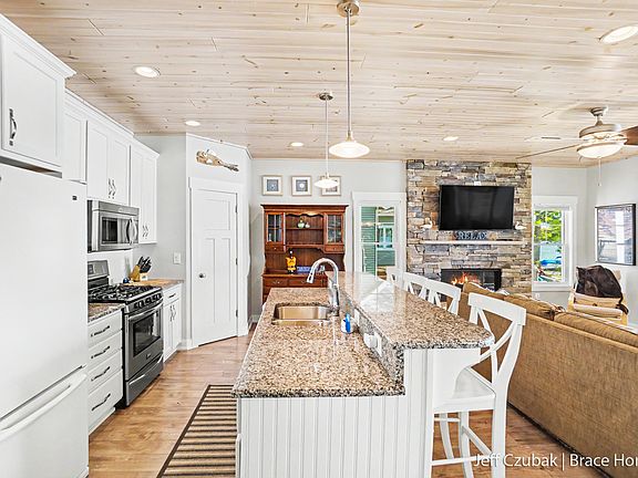 4th image of 10311 S Rebecca Rd