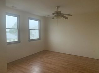 338 Center St FLOOR 2, Fall River, MA 02724