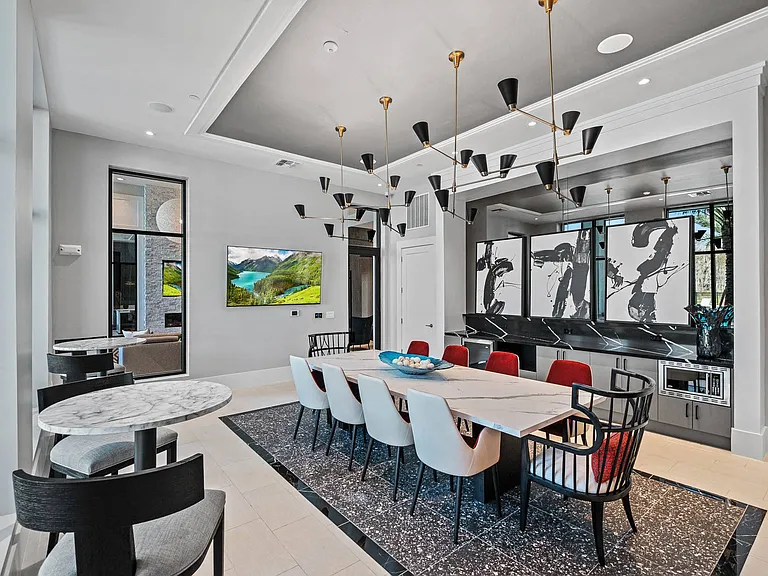 Altis Grand Suncoast Apartments — Photo 9