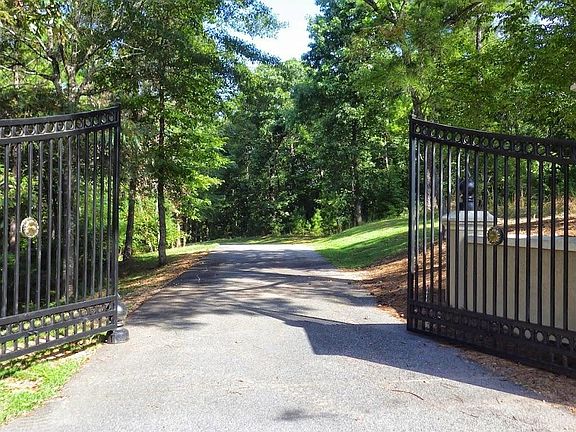 4th image of 23 Marin Ln