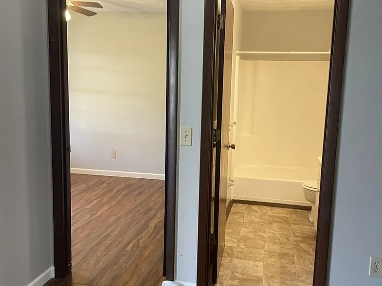 102 McConnell St — Photo 11