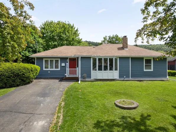 1409 Arch Dr, Vestal, NY 13850