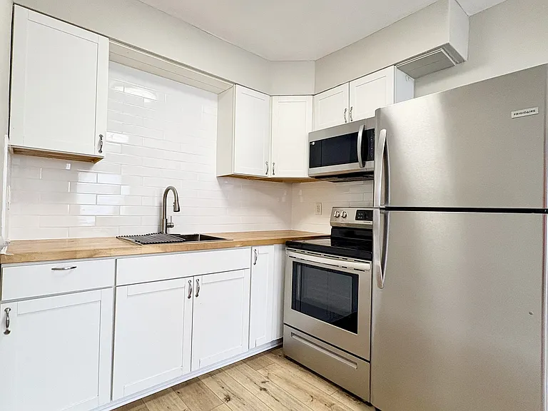4250 Miami St #B2 — Photo 1