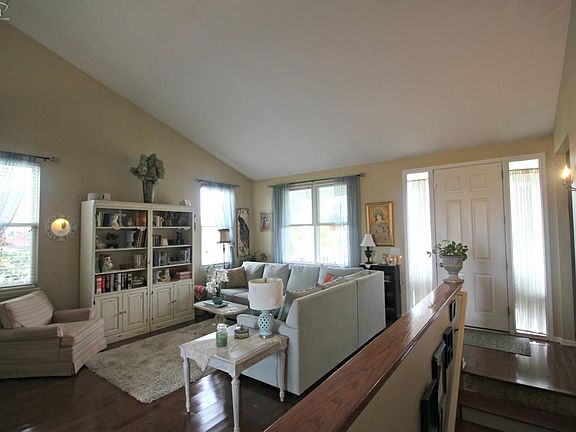 3rd image of 3436 Heritage Blvd