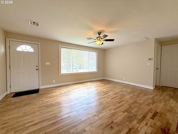 4th image of 250 44th St