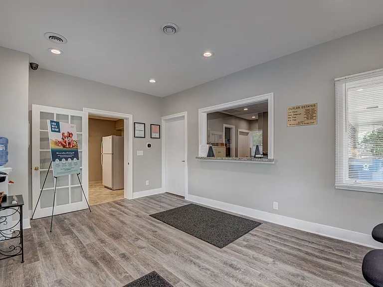 6471 S Division Ave — Photo 9