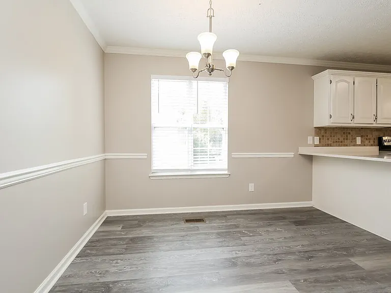 2431 English Hill Dr — Photo 4