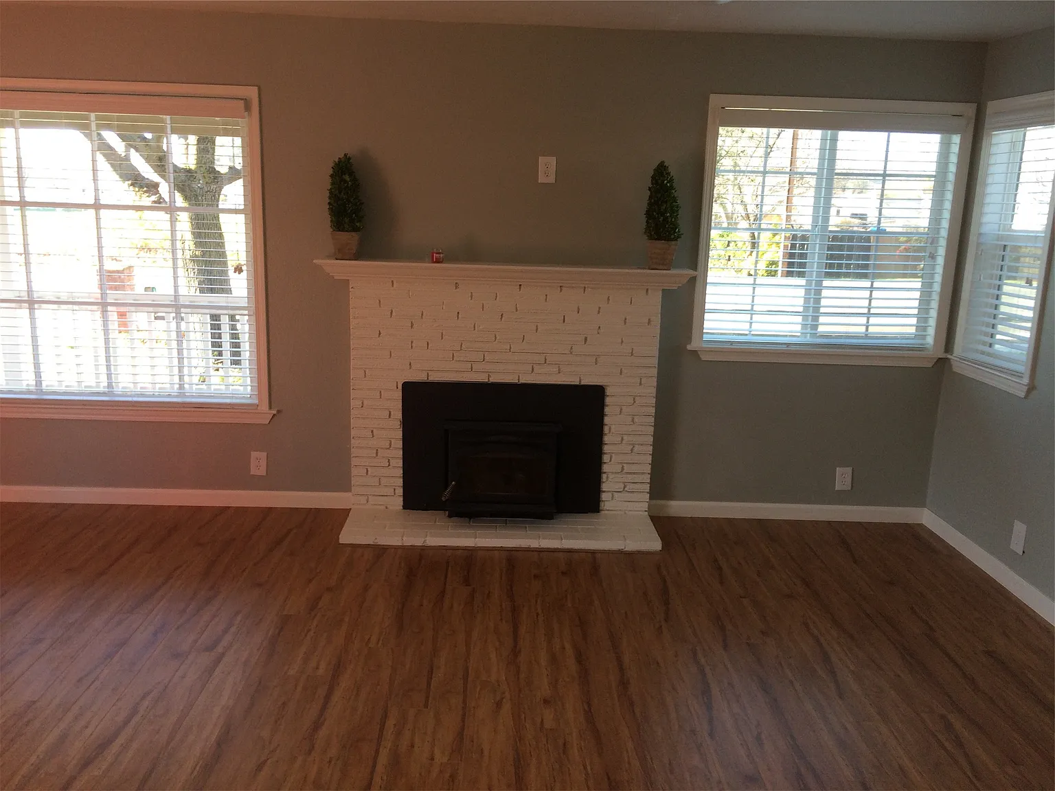4685 Grove St photo 1