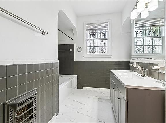 4th image of 2410 Gentilly Blvd #1