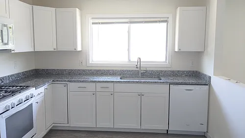 329 Monroe St NE #301 Photo 1