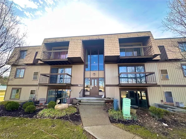 9600 Cove Dr Unit B7, North Royalton, OH 44133