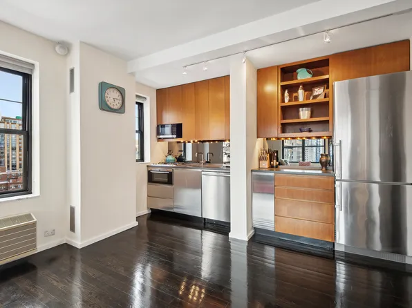 200 East 16th Street 14H image 2 of 7
