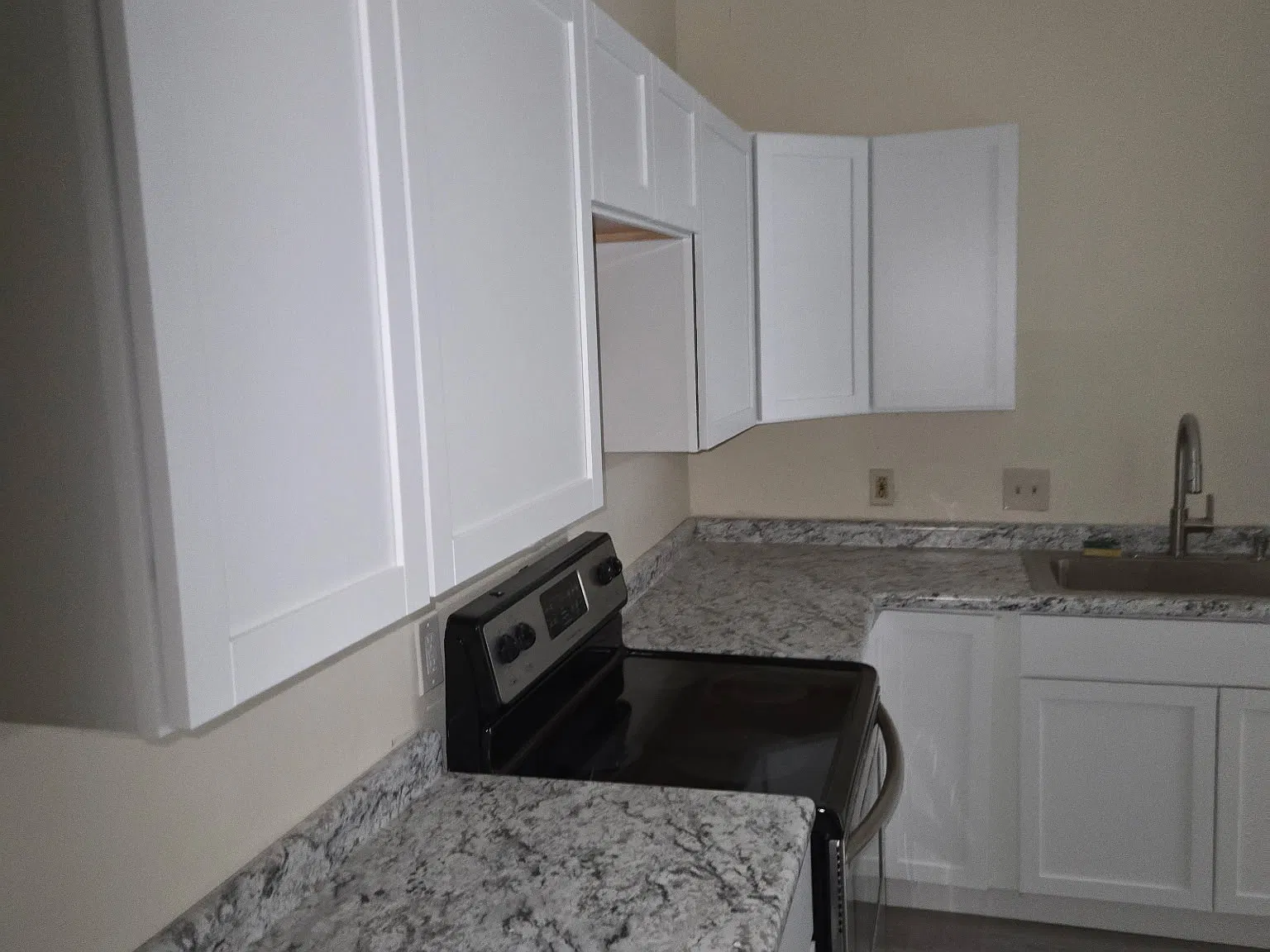 4 bed, 1500 sqft, $1,900 — Photo 1