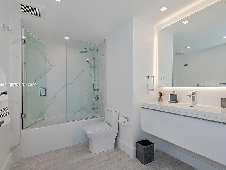 2301 Collins Ave #739 — Photo 19