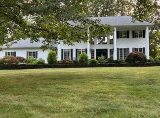 255 Beechwood Dr, Cranston, RI 02921