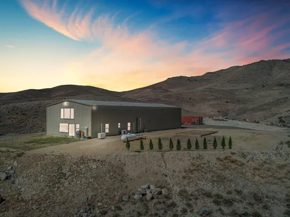 40 Flowery Ave, Dayton, NV 89403