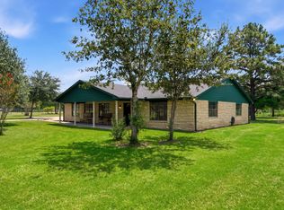 2243 Green Meadows Dr, Sealy, TX 77474
