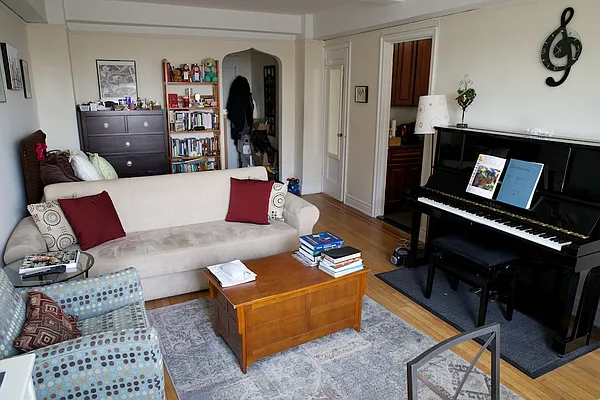 Rented by NextStopNY | media 24