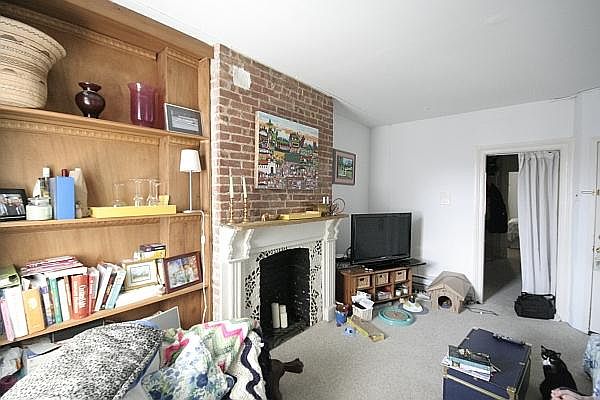 2nd image of 131 Madison St APT 2R