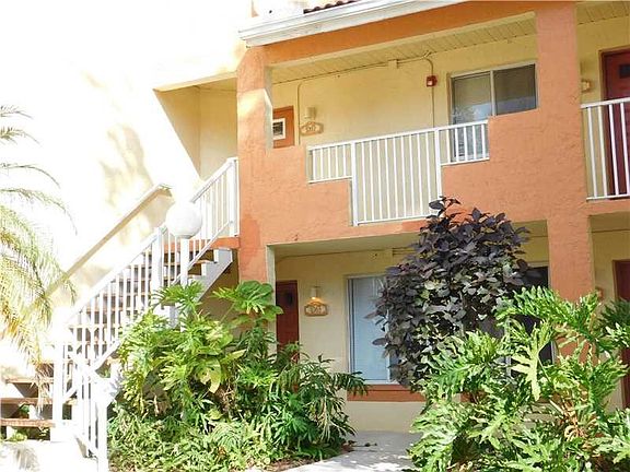 2nd image of 1067 Coral Club Dr #1067