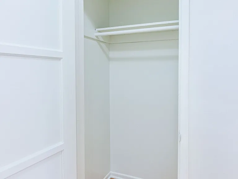Gayley Manor Apartments — Photo 46