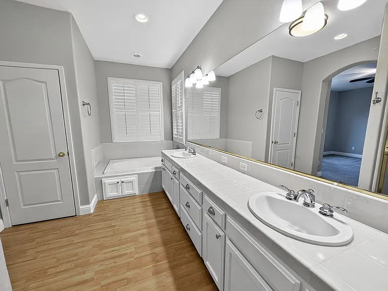 2371 Serena Ave — Photo 19