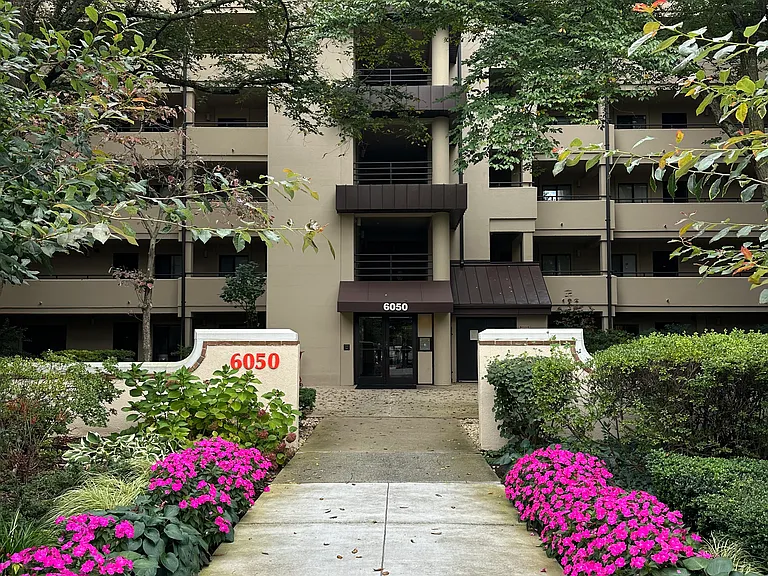 6050 California Cir #203 — Photo 2