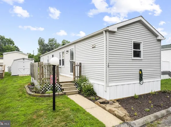 10 Vintage Ln, Honey Brook, PA 19344