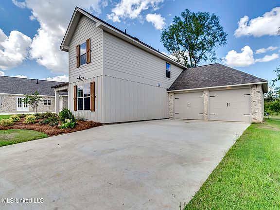 5th image of 505 Fusion St