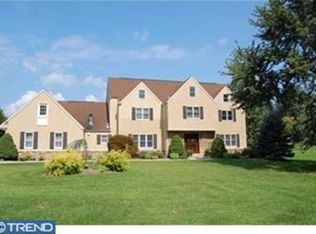 18 Blenheim Hill Ln, Malvern, PA 19355