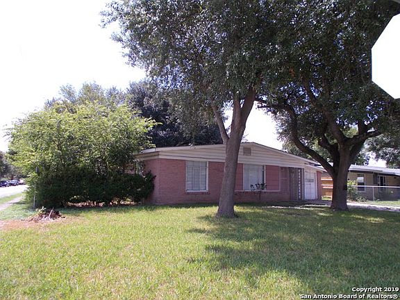 3rd image of 578 Radiance Ave