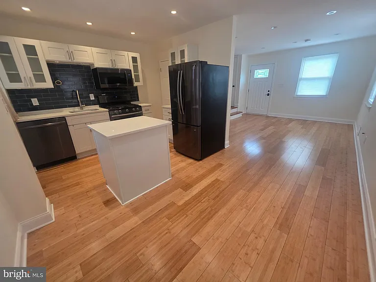 636 Burns St SE — Photo 8