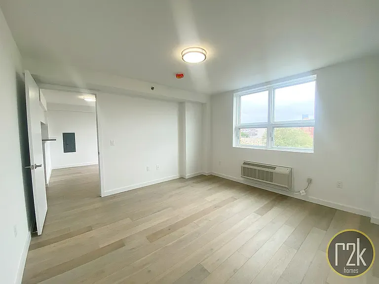 28-16 21st St #403A — Photo 14