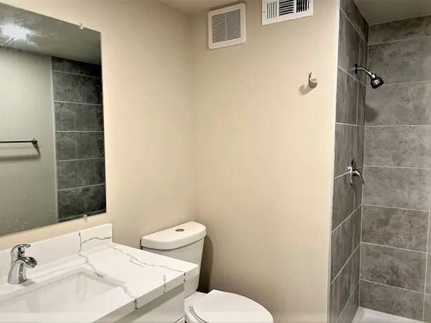 5240 20th Ave NE #2 — Photo 10