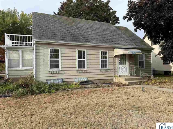 918 S Broadway St, New Ulm, MN 56073