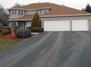 9345 N Oakleaf Ct, Byron, IL 61010