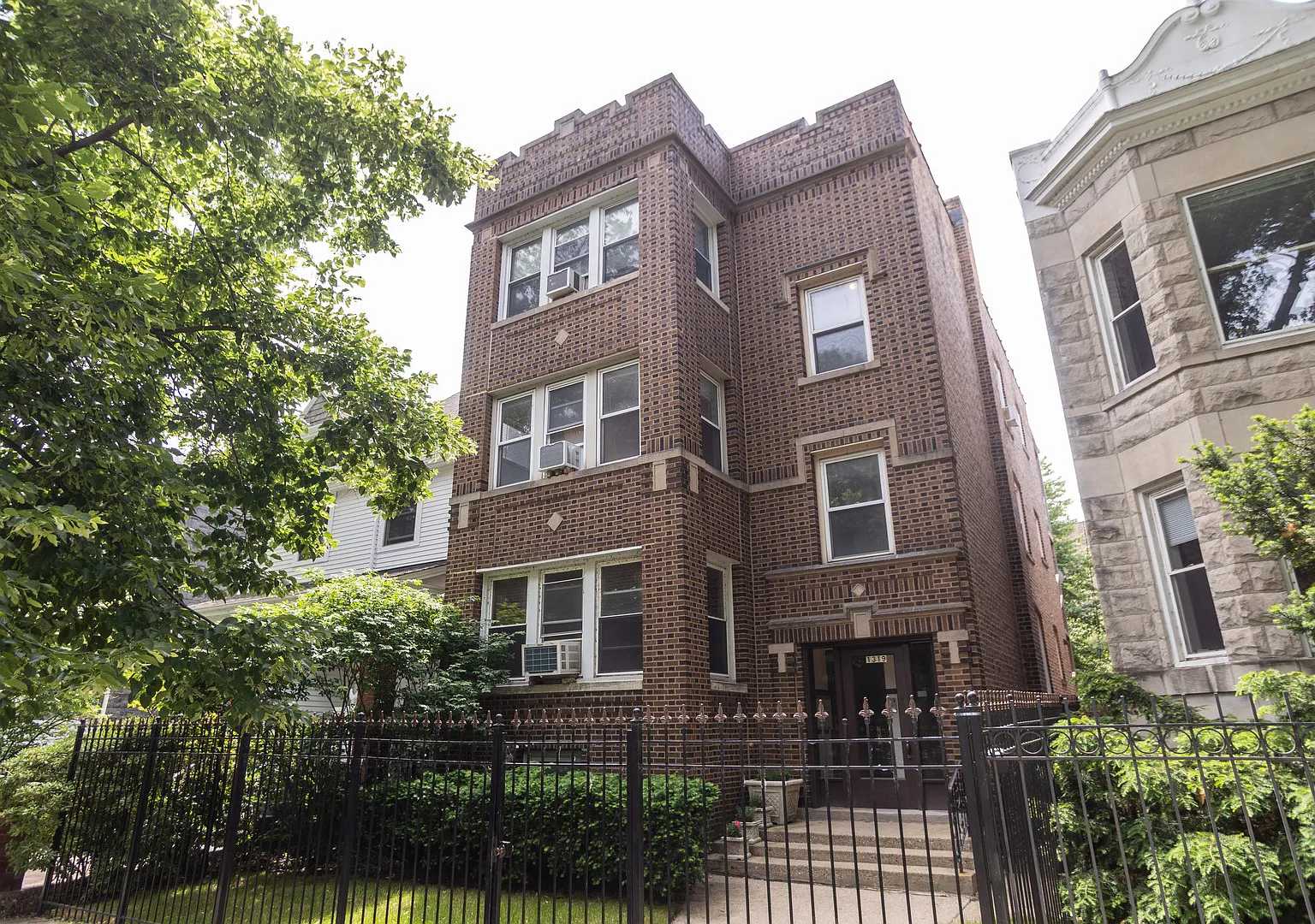 2 bed, 1490 sqft, $3,050 — Photo 1