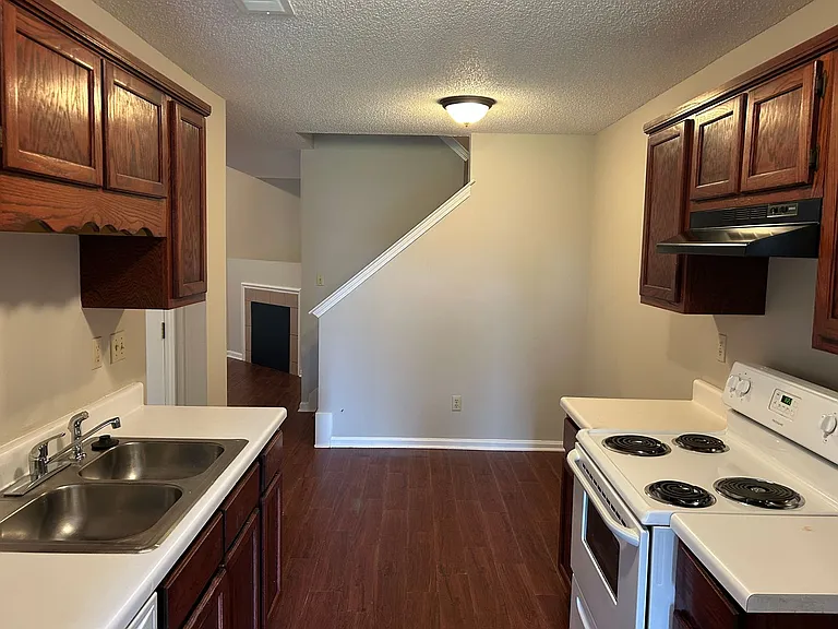 7311 Madelyn Cv — Photo 5