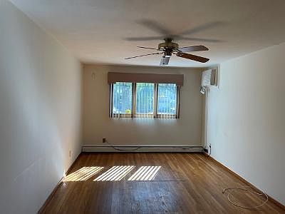 5th image of 291 Greaves Ave #B