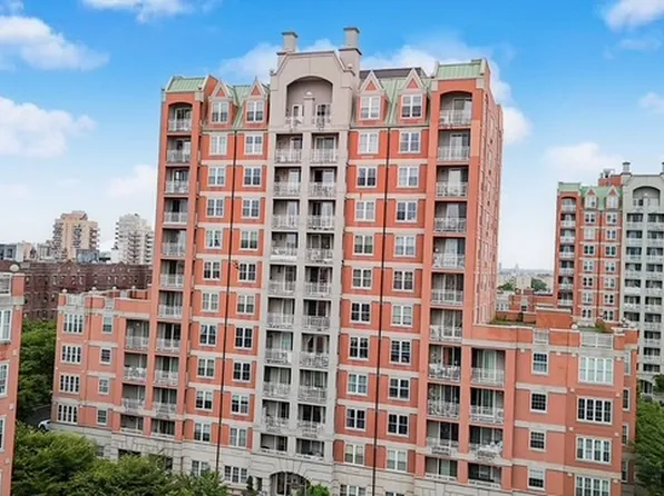 60 Oceana Dr W APT 4I, Brooklyn, NY 11235