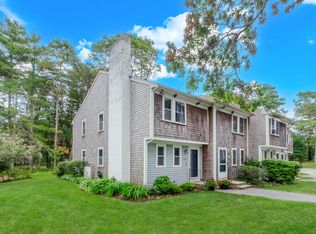 300 Falmouth Rd APT 12A, Mashpee, MA 02649