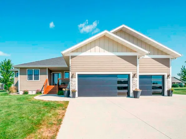 1608 Stover Ave, Spirit Lake, IA 51360